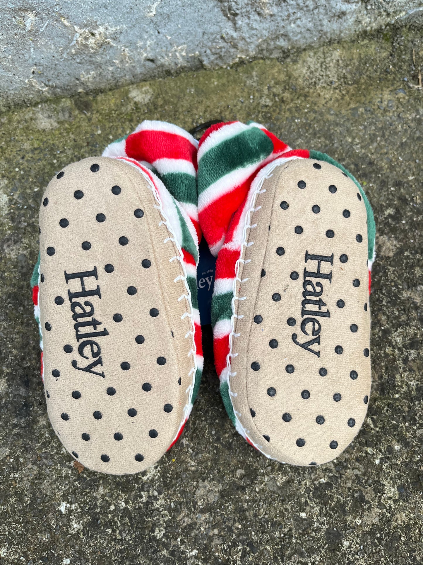 Christmas slippers   uk 7-9 (eu 24-27)