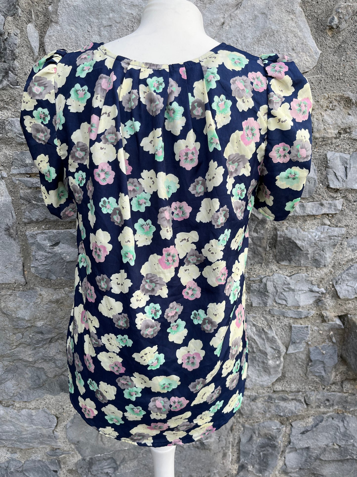 Navy floral top    uk 8-10