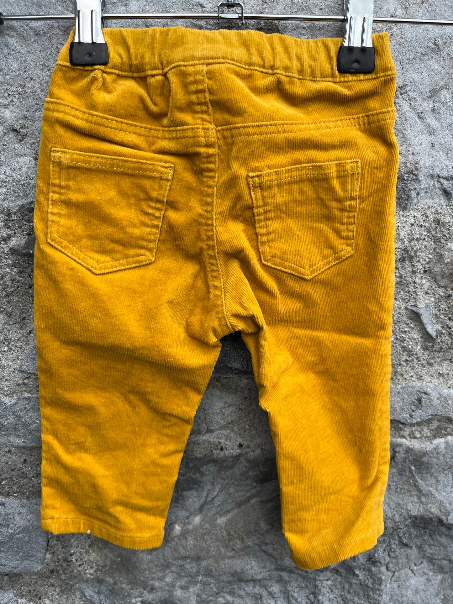 Yellow cord pants   4-6m (62-68cm)