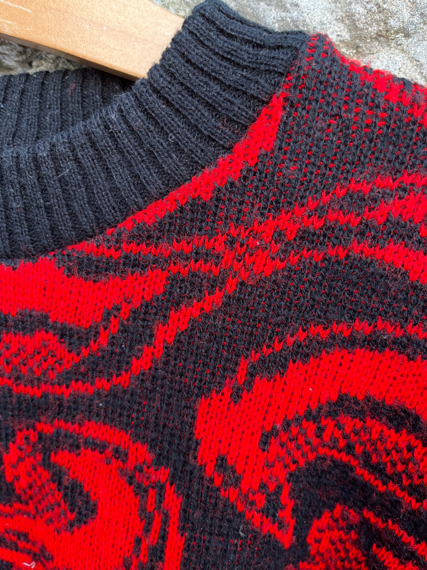 80s red&black jumper   6y (116cm)