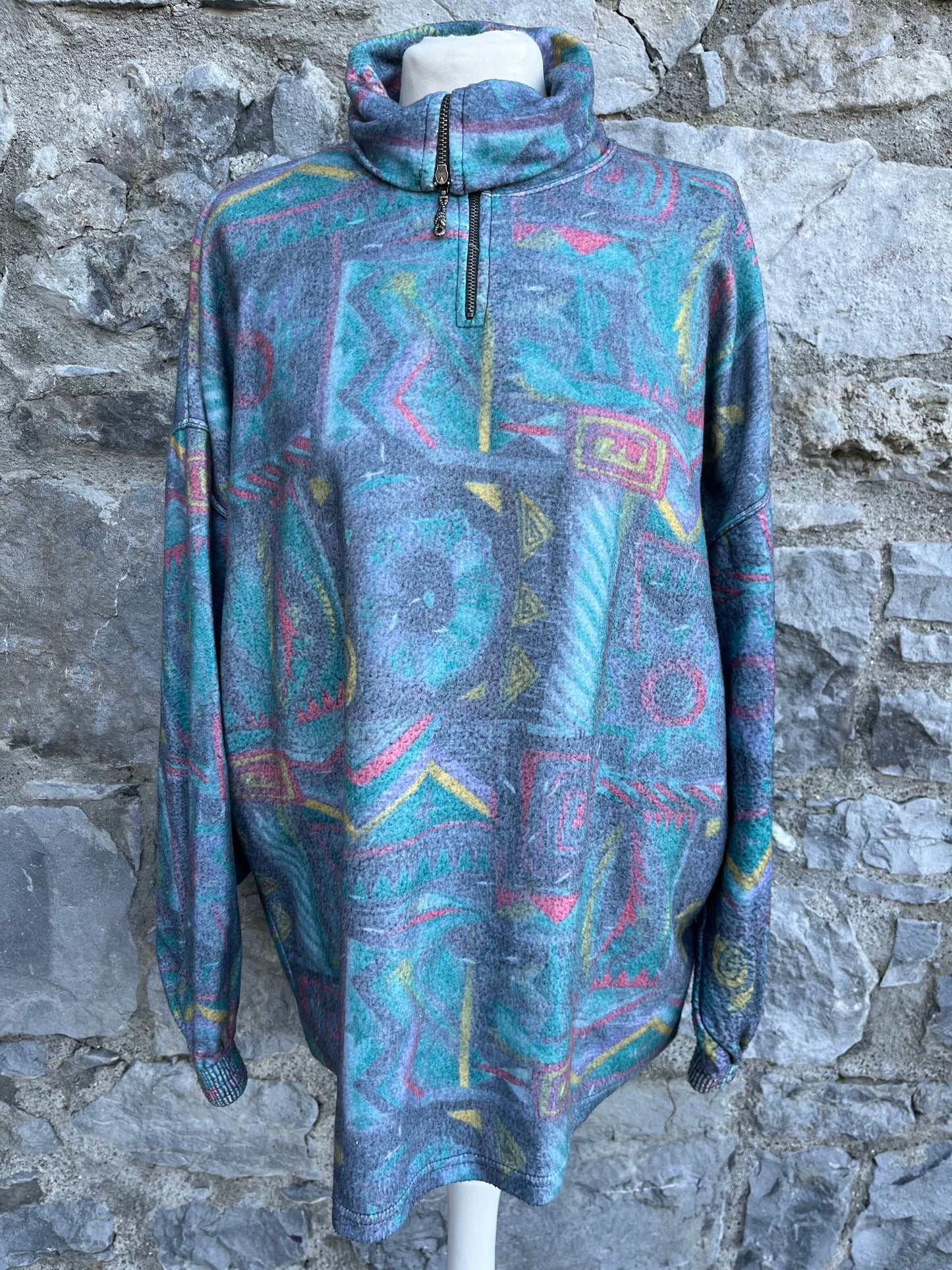 90s abstract fleece      XL