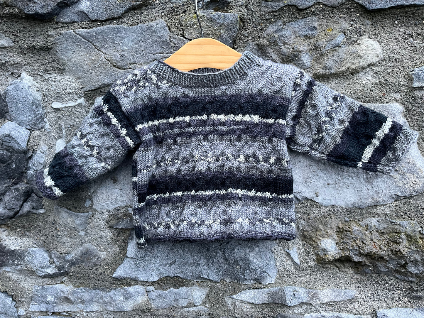 Grey stripy jumper  3-6m (62-68cm)