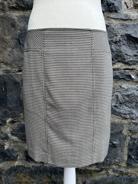 Houndstooth pencil skirt    uk 12