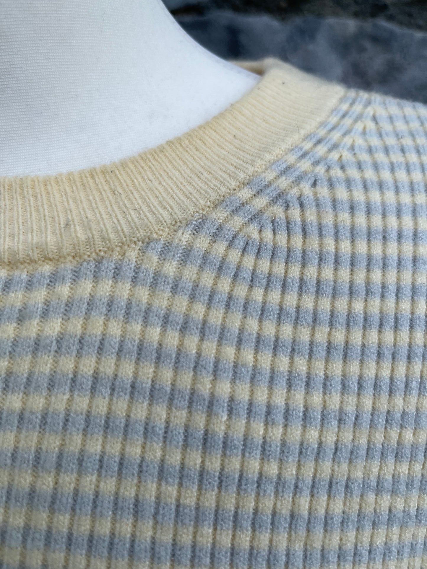 Beige check jumper   uk 10