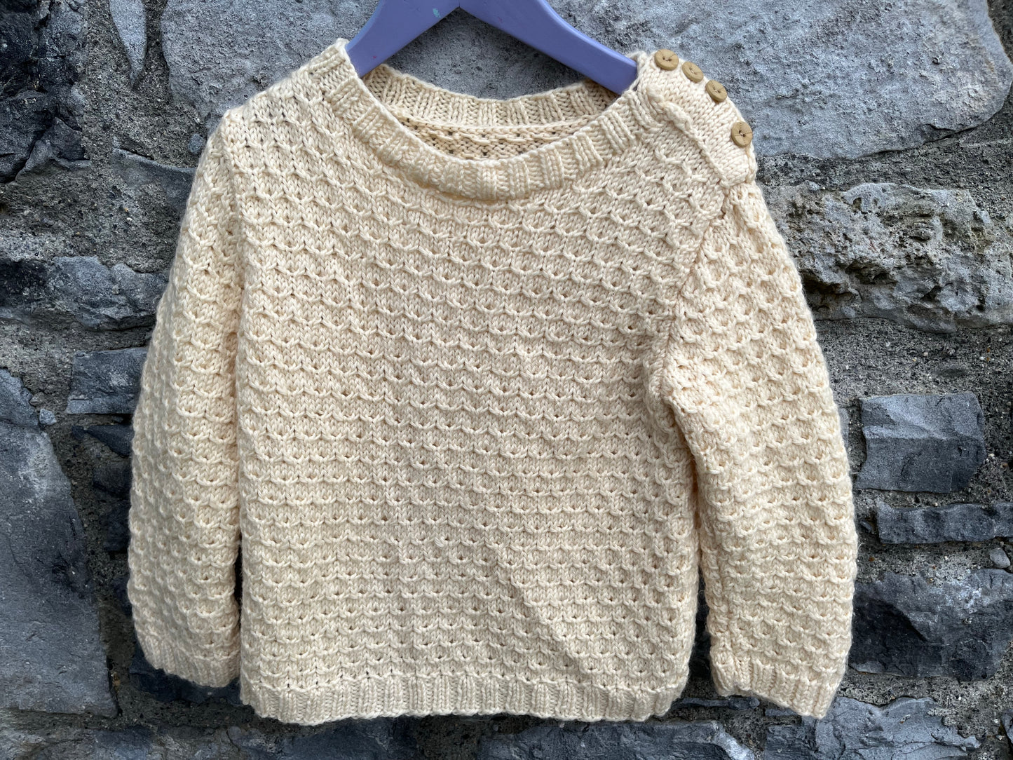 Beige jumper  5-6y (110-116cm)