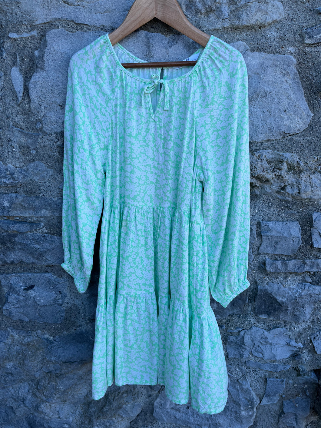 Green floral dress  8-9y (128-134cm)