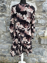 Load image into Gallery viewer, Grey floral dress uk 10
