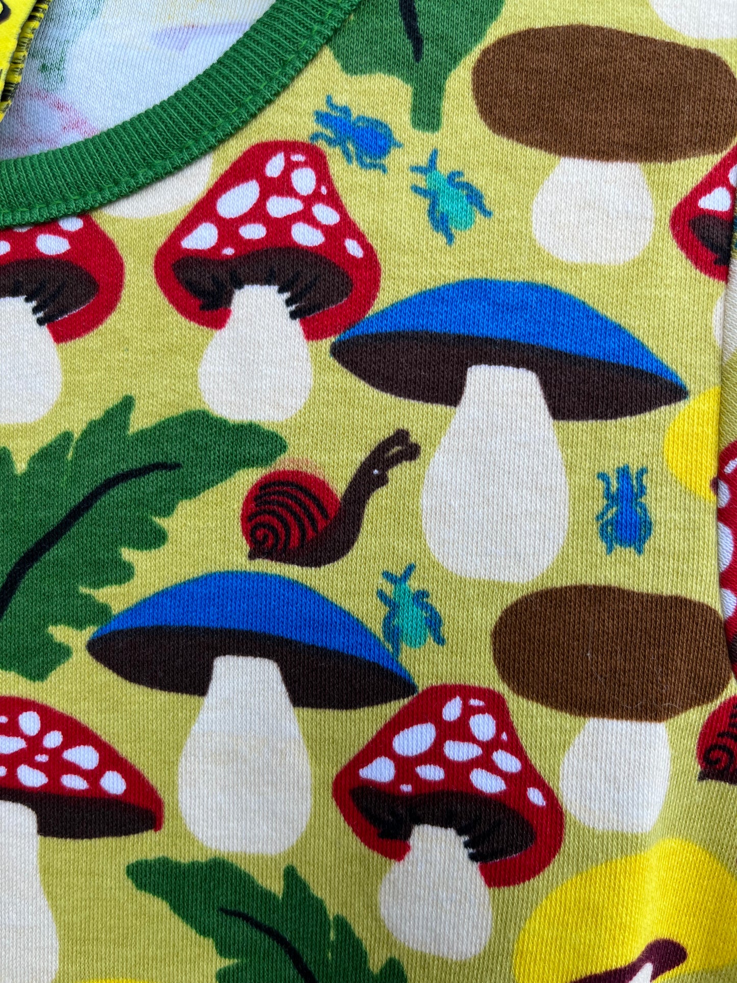 Mushroom T-shirt  3y (98cm)