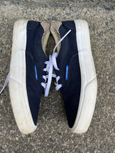 Load image into Gallery viewer, Navy trainers  uk 1.5 (eu 35)
