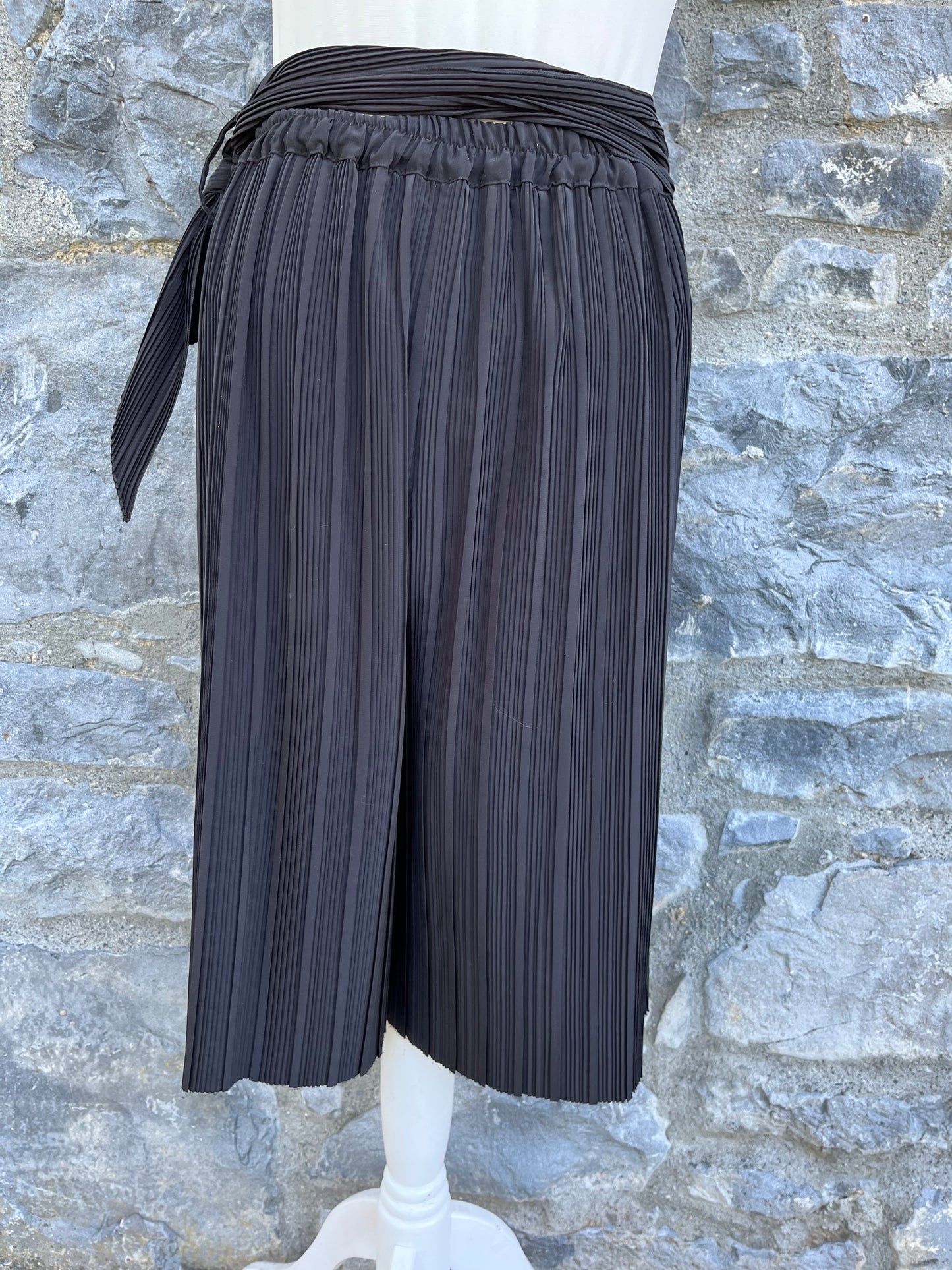 Black pleated culottes uk 8-12