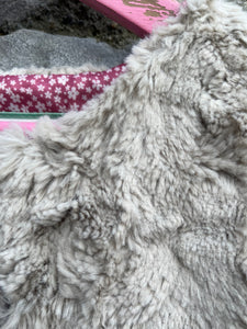 Grey furry gilet    2-3y (92-98cm)