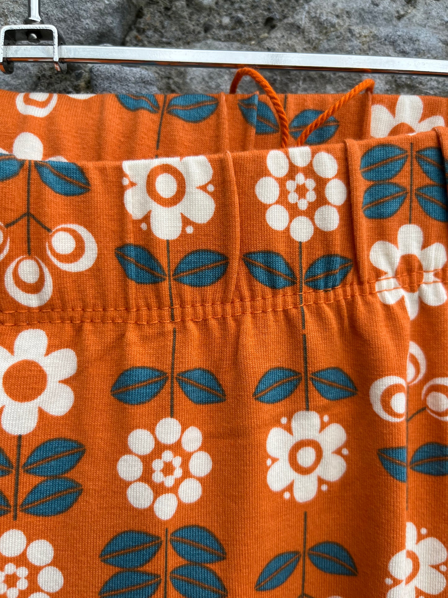 Orange flowers leggings  4y (104cm)