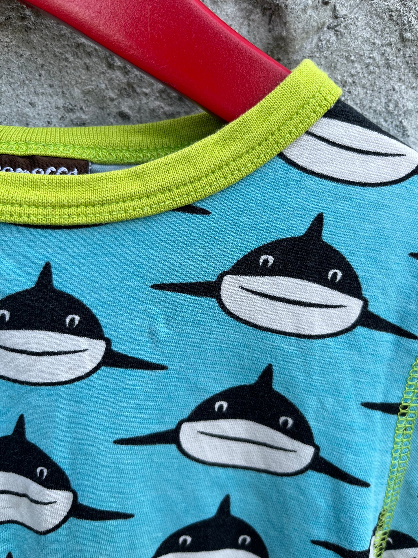 Shark T-shirt   3-4y (98-104cm)