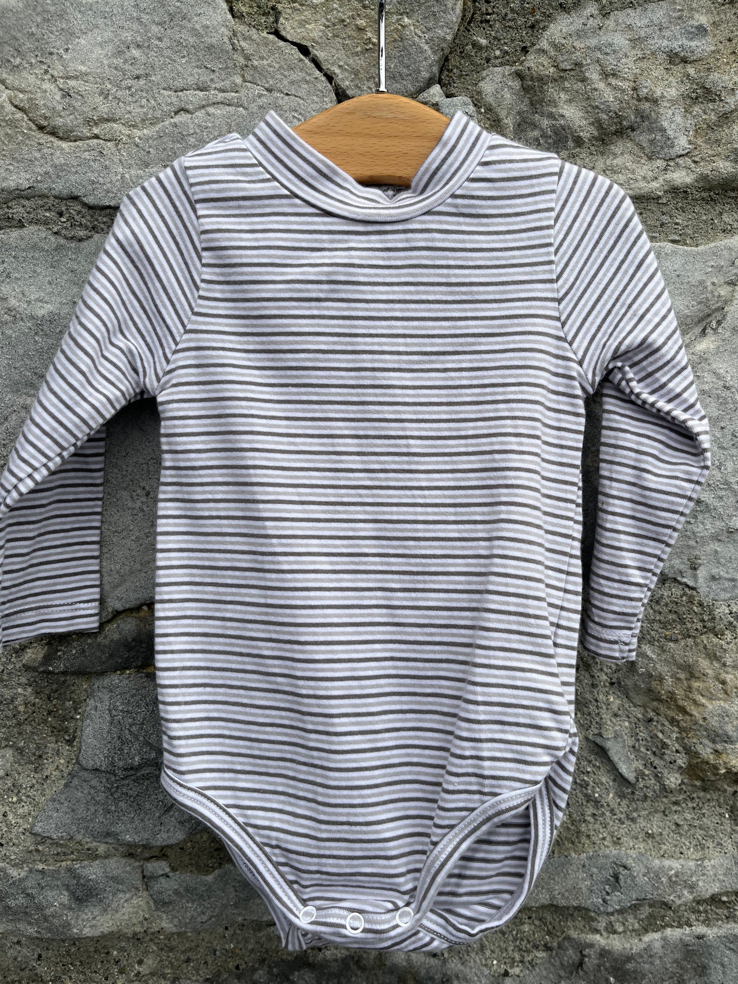 Grey stripy vest   3-6m (62-68cm)