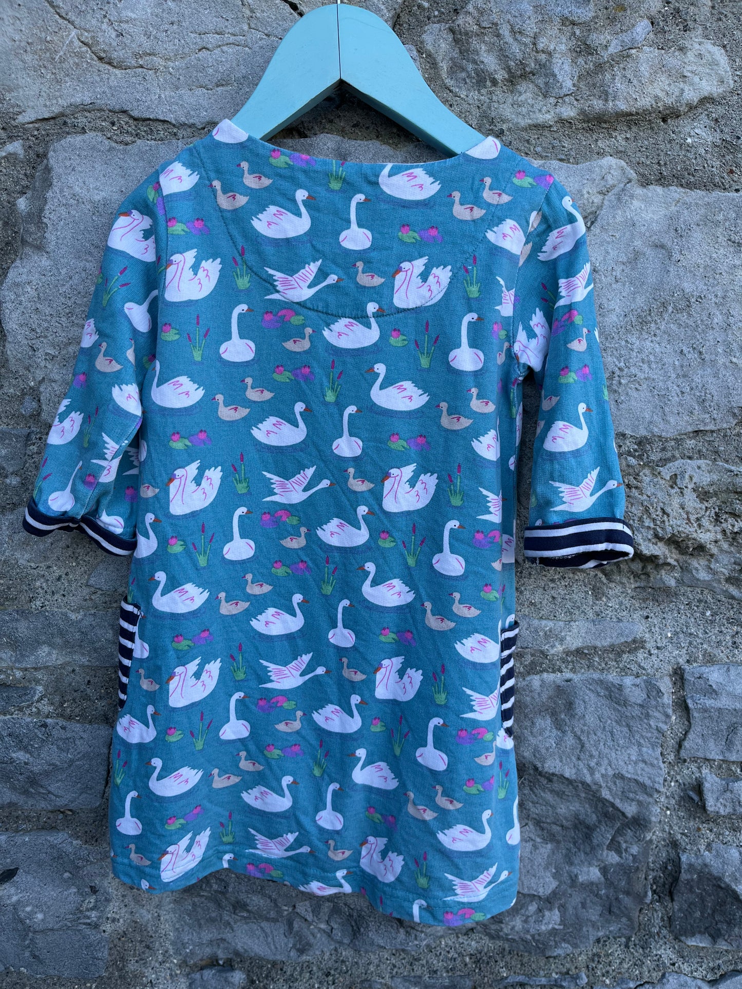 Swans tunic  3-4y (98-104cm)