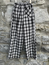 Load image into Gallery viewer, Black&amp;white check pants  7-8y (122-128cm)
