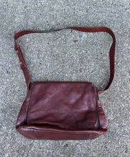 Load image into Gallery viewer, Brown leather bag
