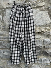Load image into Gallery viewer, Black&amp;white check pants  7-8y (122-128cm)
