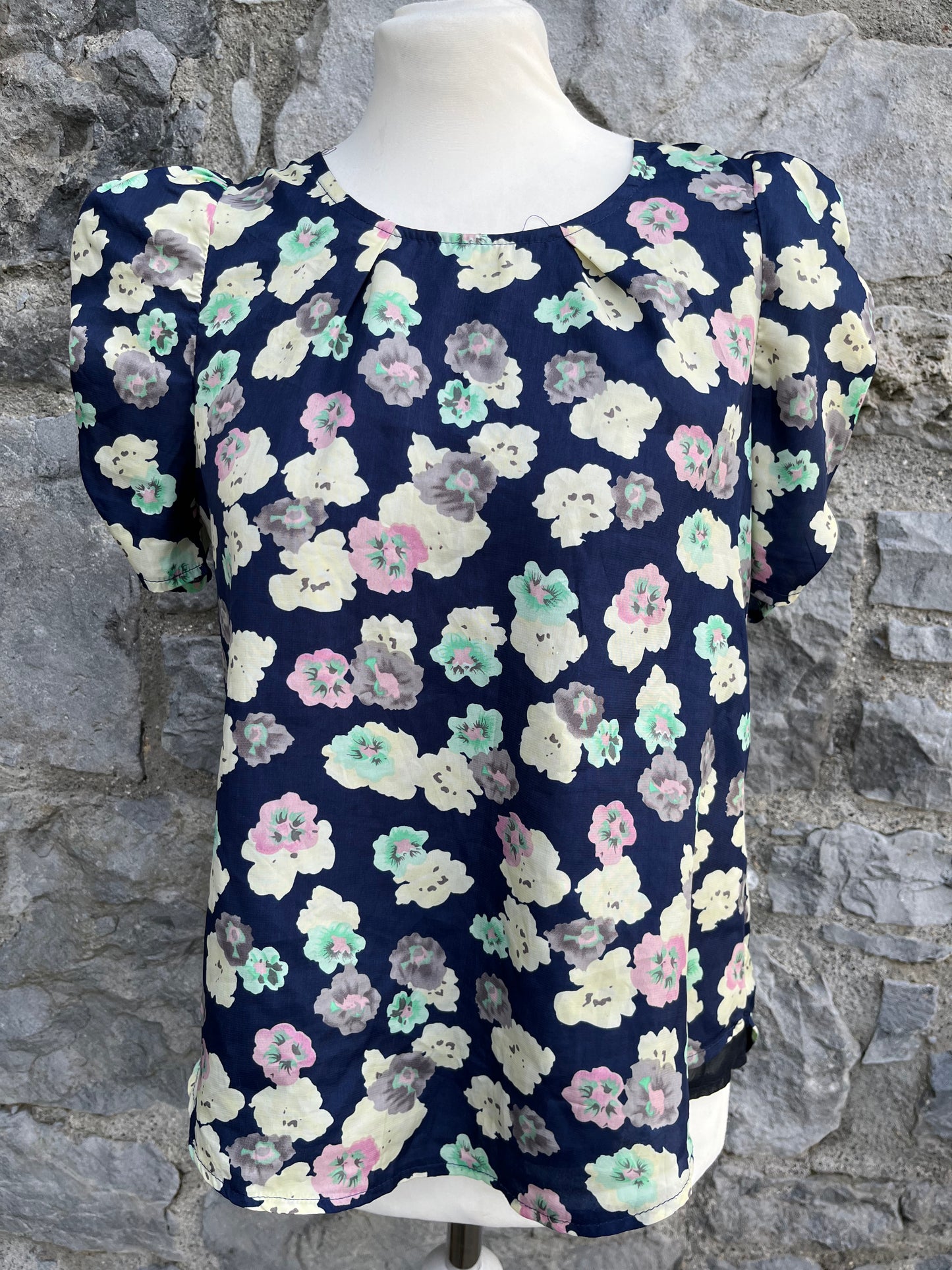 Navy floral top    uk 8-10