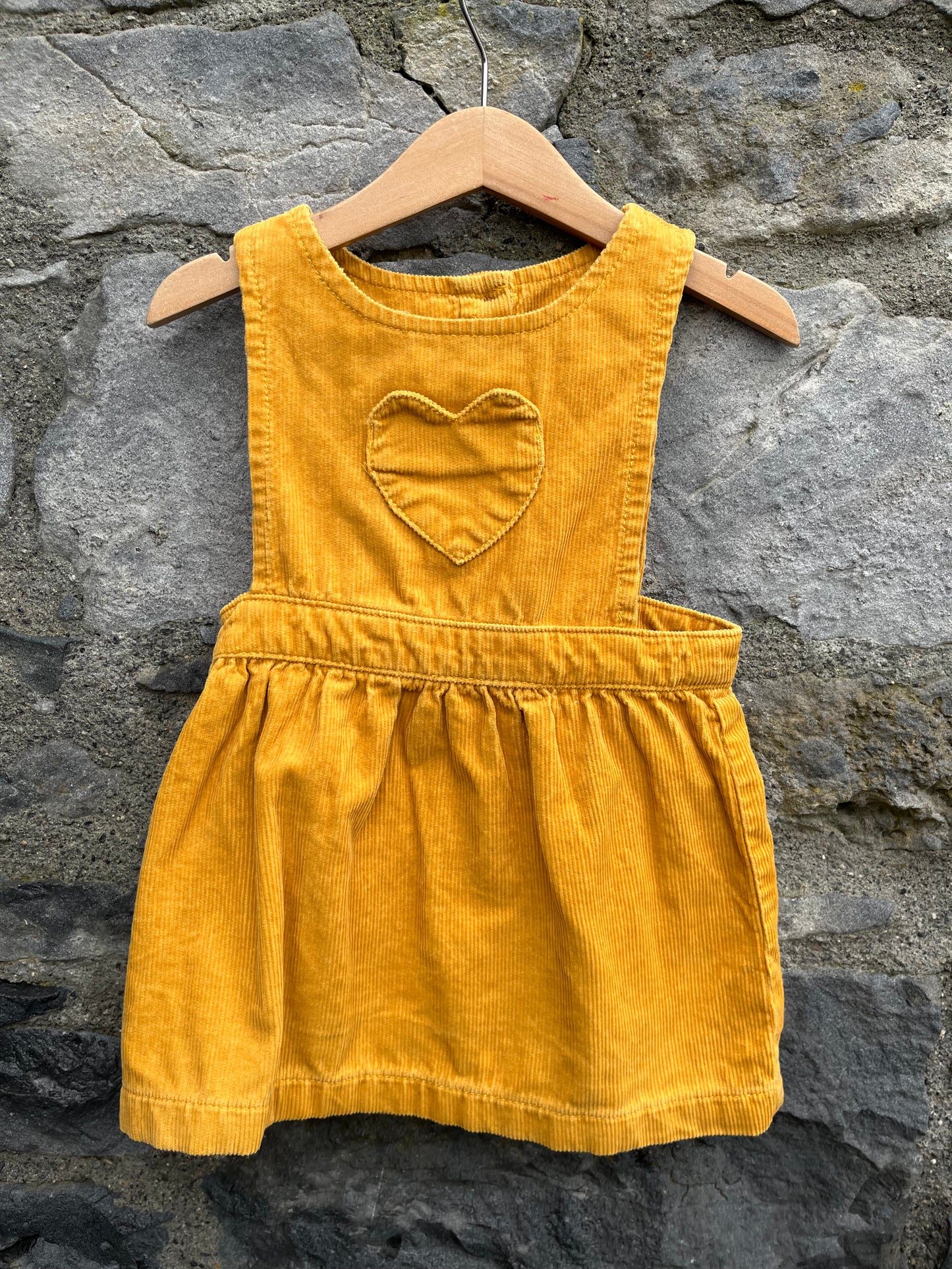 Yellow cord pinafore   12-18m (80-86cm)