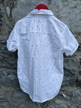 Load image into Gallery viewer, Spotty white shirt    7-8y (122-128cm)
