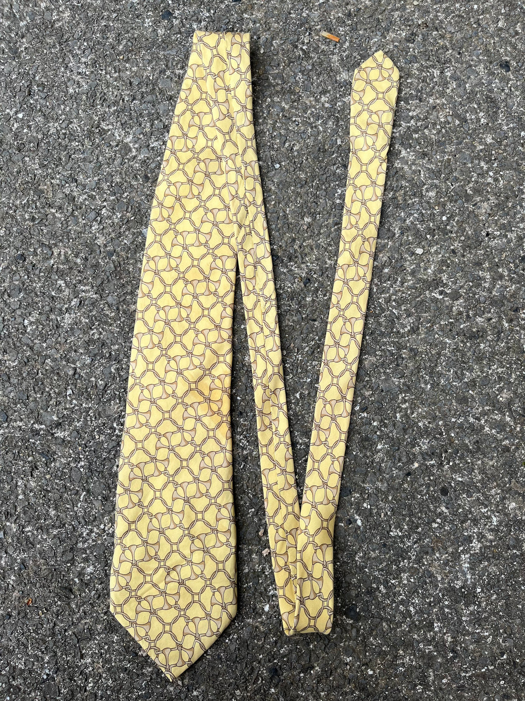 Good Going yellow tie