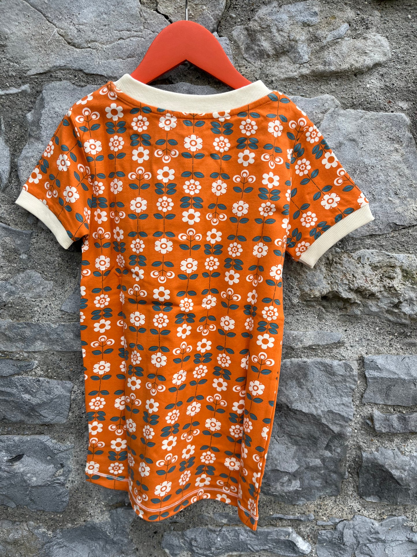 Orange flowers Tee    4y (104cm)