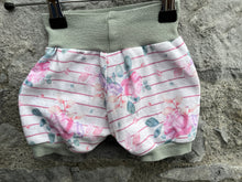 Load image into Gallery viewer, Floral shorts   0-6m (56-68cm)
