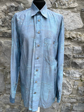 Load image into Gallery viewer, 80s blue shirt Small

